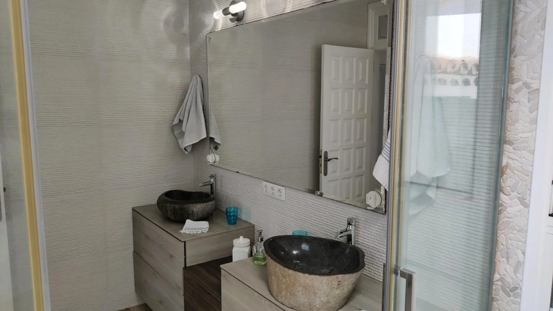 Villa Queca Private Heated Pool Cannon Water And Jacuzzi サンタクルスデテネリフェ 0*,  スペイン